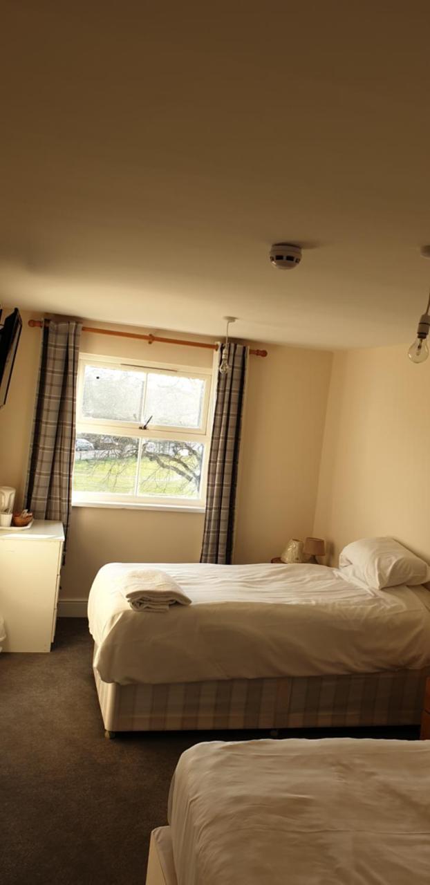 Watermans Arms Hotel London Exterior photo